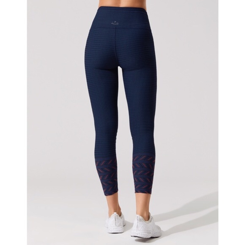Beyond Yoga Midi Desert Border leggings